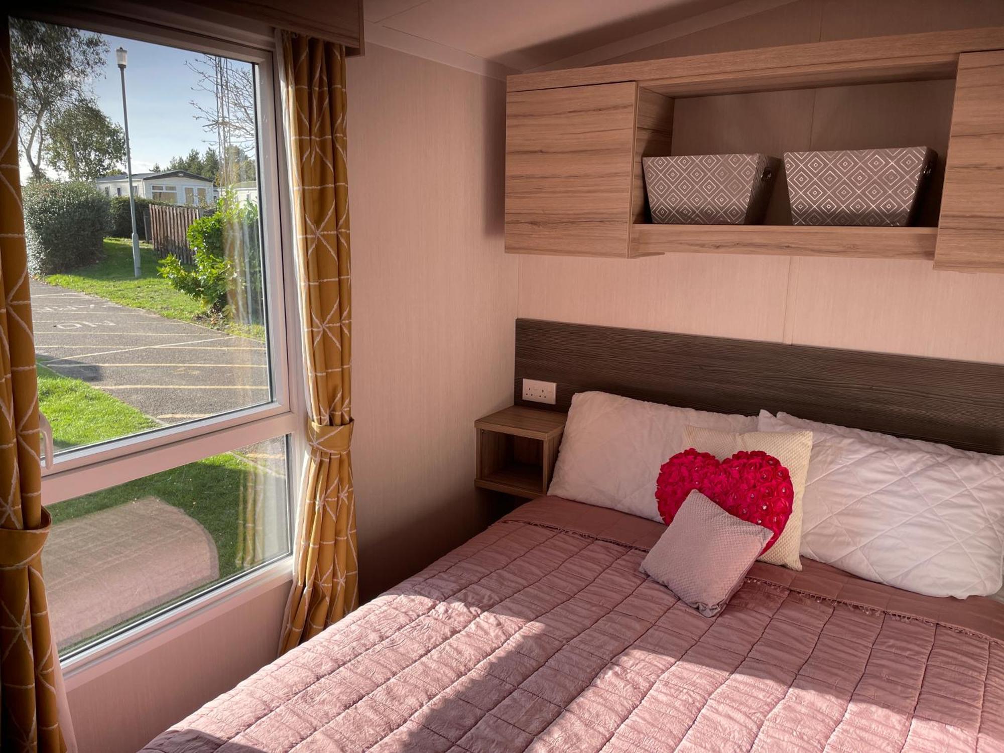 Rockley Park Private Holiday Homes Poole Eksteriør bilde